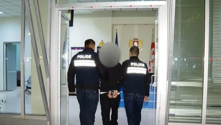 თბილისში 43 ავტომობილის გაქურდვისთვის 5 პირი დააკავეს