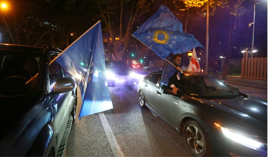 “რესპუბლიკურ” პარტიასთან დაახლოებული დონორი საქართველოს მიმართ ზეწოლის კანონპროექტს ეწინააღმდეგება-Reuters