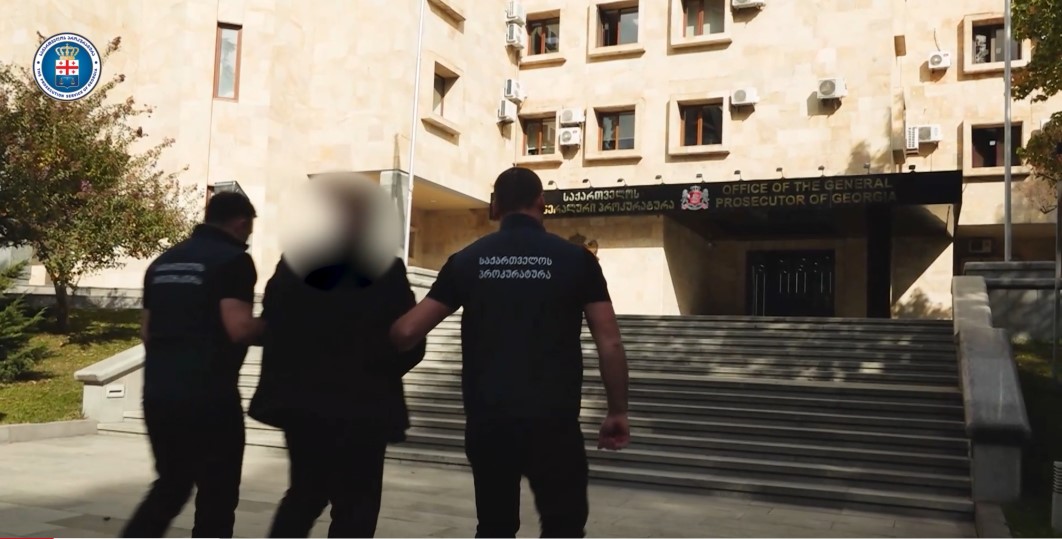 განსაკუთრებით დიდი ოდენობით უკანონო შემოსავლის ლეგალიზაციის ფაქტზე გრიგოლ ლილუაშვილთან დაკავშირებული პირი, ანდრია ლილუაშვილი დააკავეს