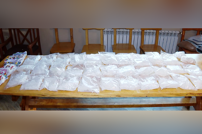 პოლიციამ 18 კილოგრამზე მეტი ნარკოტიკული საშუალება „მეთადონი“, დაკავებულია უკრაინის რესპუბლიკის მოქალაქე