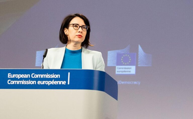 2024 წლის ივნისში უკვე გვქონდა ევროკომისიის დასკვნა, რომელიც კიდევ ერთხელ იმეორებდა საქართველოს უკუსვლას დემოკრატიის გზაზე – ანიტა ჰიპერი