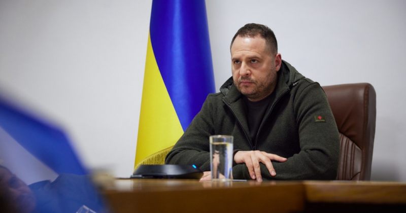 ანდრეი ერმაკმა დაადასტურა, რომ მის საცხოვრებელ სახლში  პროკურატურა და ეროვნული ანტიკორუფციული ბიურო ჩხრეკას ატარებენ