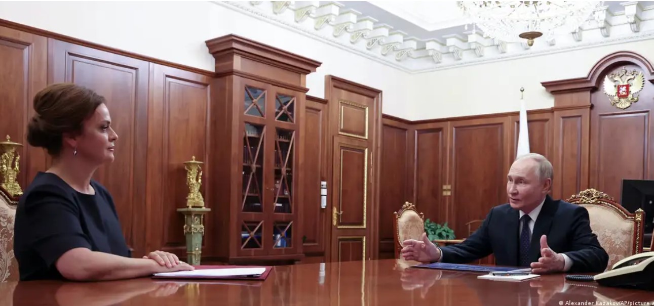 “პუტინის 20-ზე მეტ ნათესავს სახელმწიფო პოსტები აქვთ დაკავებული”-Deutsche Welle