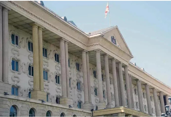 სასამართლომ ირაკლი კობახიძის წინააღდეგ მზია ამაღლობელის სარჩელზე საქმის წარმოება შეწყვიტა