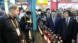 ირაკლი კობახიძემ ჩინეთის იმპორტის საერთაშორისო გამოფენაზე ქართული საგამოფენო სივრცეები დაათვალიერა