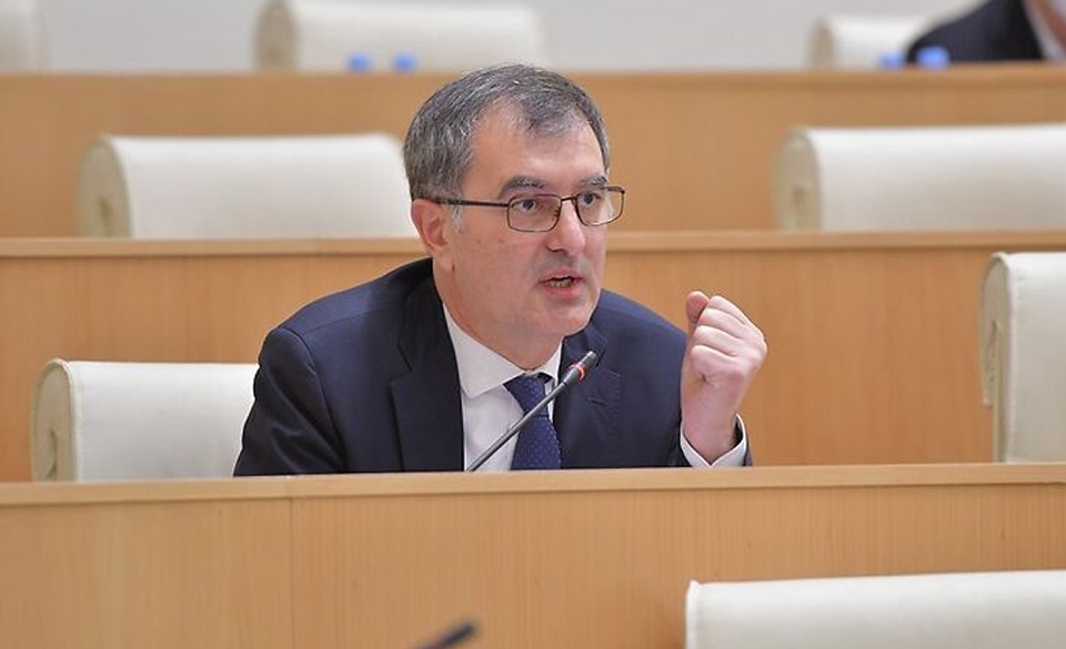 მე ვუთხარი გახარიას, რომ კატასტროფა ხდება, რეზინის ტყვიებს ისვრიან და იქნებ გააჩერო ეს პროცესი მეთქი. მისი პასუხი იყო, რომ ეს ალბათ ძელი კადრებია, აქ რეზინის ტყვიებს არ ისვრიანო-სოზარ სუბარი