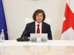 0a6912fe-d547-4376-a9ab-fb4dd586e01e