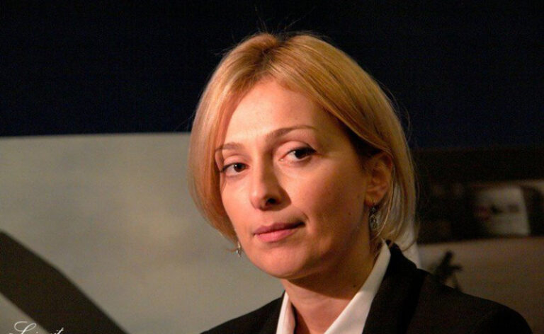 მიღებულია გადაწყვეტილება ბაჩანა ახალაიასთან ერთად დაკავებული ანა ნადარეიშვილის დაკავებიდან გათავისუფლების შესახებ-სუს-ი