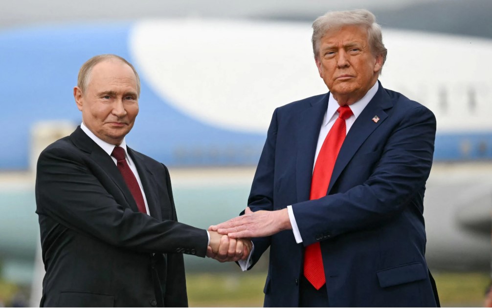 “ტრამპი პაციფისტია, მაგრამ სწორედ ამიტომ არის იგი საშიში:ამერიკის პრეზიდენტი უკრაინას თავს ახვევს ქვეყნისთვის საზიანო სამშვიდობო გეგმას”- The Daily Telegraph