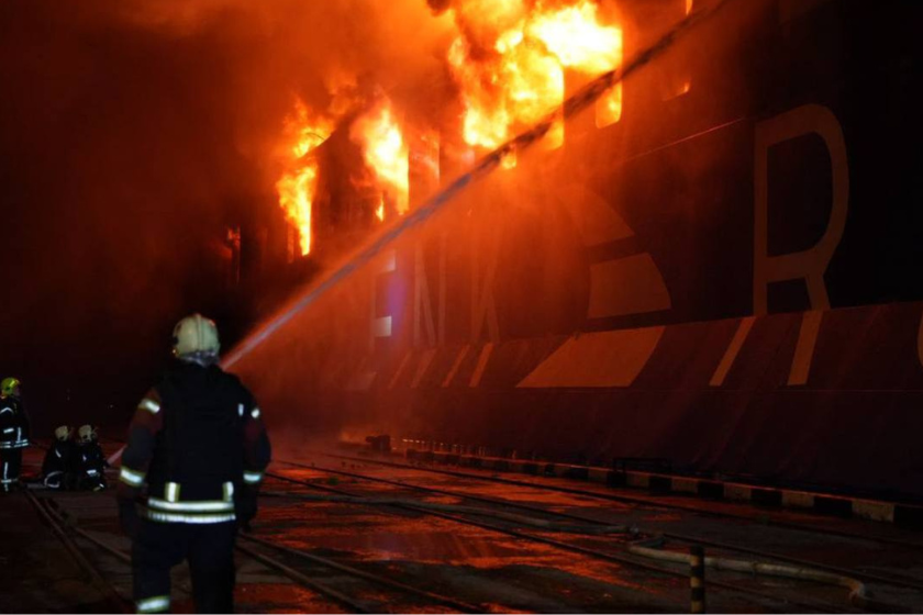 რუსეთმა ოდესის პორტზე იერიში მიიტანა-თავდასხმის შედეგად თურქეთის საკუთრებაში არსებული სამი გემი დაზიანდა