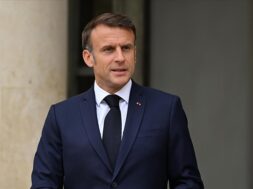 მაკრონი2