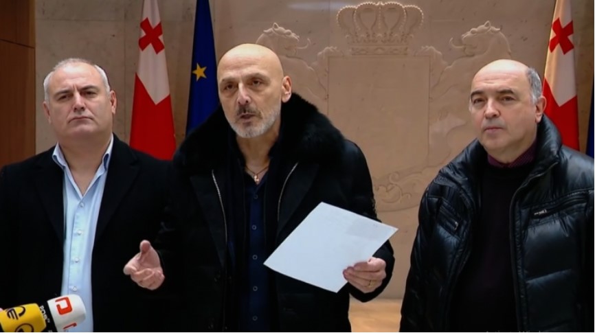 დაე, ხალხმა გადაწყვიტოს – ჯონდი ბაღათურია და საინიციატივო ჯგუფის წევრები, NAT0-სა და ევროკავშირში გაწევრიანებასთან დაკავშირებით, პლებისციტის ჩატარებას ითხოვენ