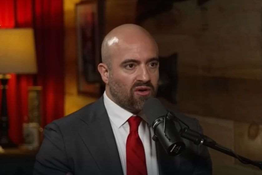 ახლა ამტკიცებენ, რომ ევროპაში გამჭვირვალობის კანონია საჭირო, თუმცა ირონიაა, რომ ევრობიუროკრატების იგივე ჯგუფი უნგრეთსა და საქართველოს სანქციებით ემუქრებოდა-მაიკ ბენცი