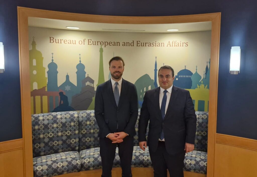 აშშ-ის სახელმწიფო დეპარტამენტში შეხვედრაზე ქართულმა მხარემ კიდევ ერთხელ გაუსვა ხაზი აშშ-თან ურთიერთობის გადატვირთვის მზაობას და სტრატეგიული პარტნიორობის განახლების მნიშვნელობას -საგარეო უწყება