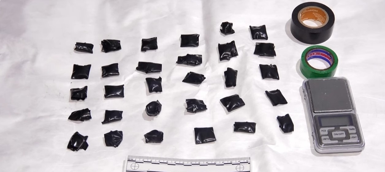 შსს-მ ბათუმში განსაკუთრებით დიდი ოდენობით ნარკოტიკი ამოიღო, დაკავებულია მოლდოვის მოქალაქე