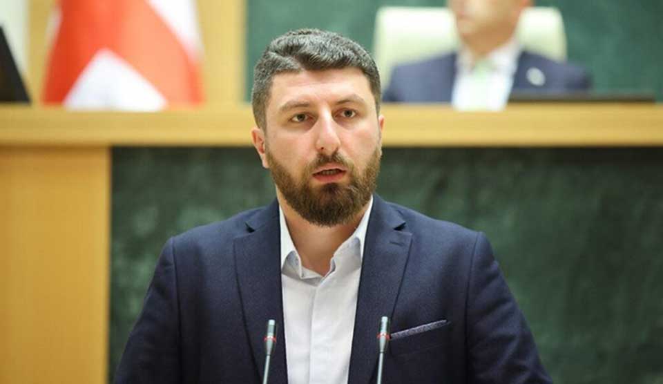 უსამშობლო აგენტებმა მკაფიო პასუხები უნდა გასცენ კითხვებს, უნდა გაუქმდეს თუ არა ამერიკული ფარა, უნდა გაუქმდეს თუ არა გამჭვირვალობის კანონი? საზოგადოებას პასუხი გაეცით – კი ან არა -არჩილ გორდულაძე