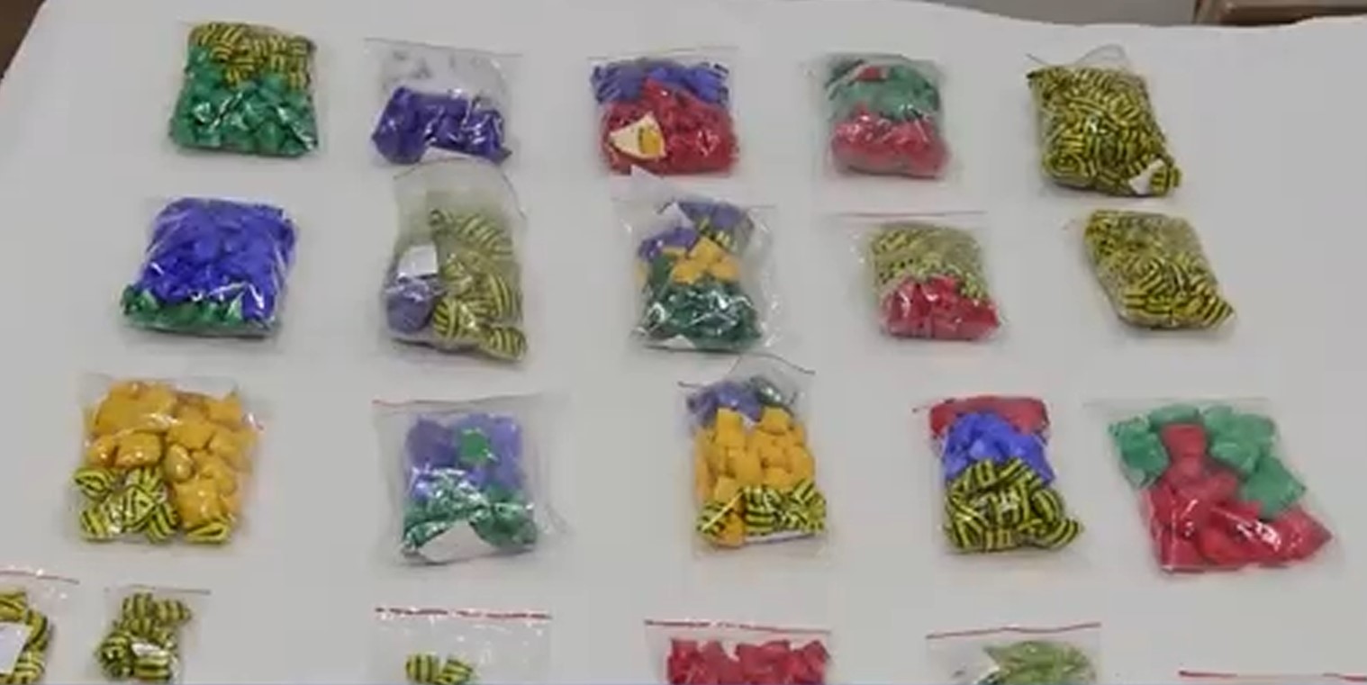 პოლიციამ ნარკოდანაშაულში ჯგუფურად ჩართული უკრაინის ოთხი მოქალაქე დააკავა-ამოღებულია განსაკუთრებით დიდი ოდენობით სხვადასხვა სახის ნარკოტიკი