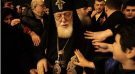 “93 წლის ასაკში გარდაიცვალა პატრიარქი ილია II, საქართველოს სტაბილურობის სულიერი სიმბოლო”-The New York Times