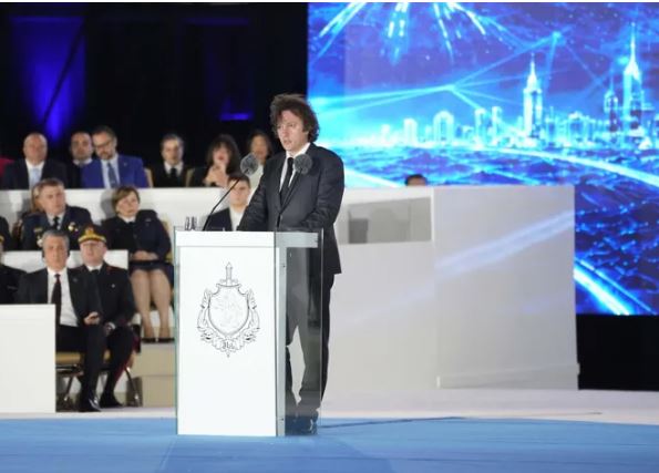 ირაკლი კობახიძე – სწორედ პოლიციის დამსახურებაა, რომ ამ წლების განმავლობაში სახელმწიფომ წარმატებით აღკვეთა ხელისუფლების გადატრიალების რამდენიმე ძალადობრივი მცდელობა, ამისთვის თითოეულ პოლიციელს განსაკუთრებული მადლობა