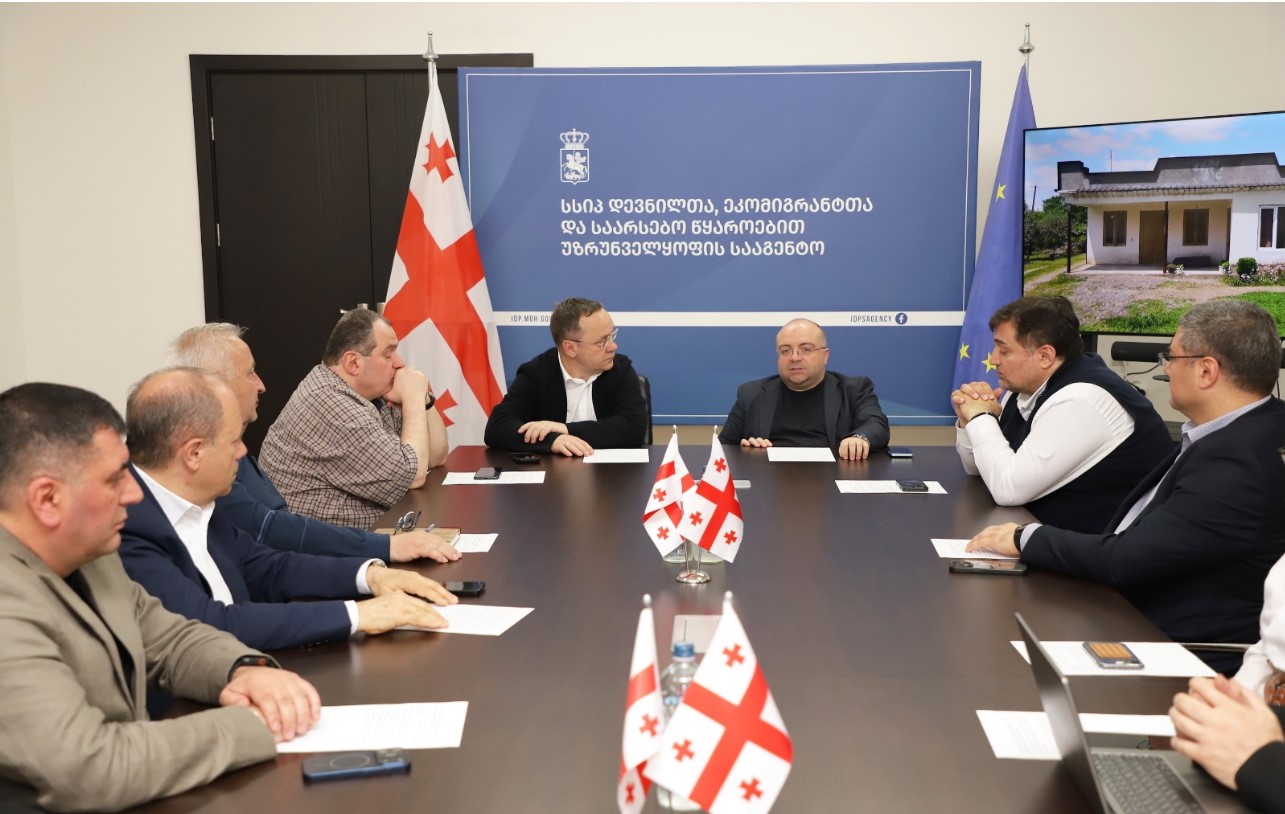 ჯანდაცვის სამინისტრო – დევნილთა სააგენტო იძულებით გადაადგილებულ 500-ზე მეტ ოჯახს – მთელი ქვეყნის მასშტაბით, საცხოვრებელ სახლებს შეუსყიდის