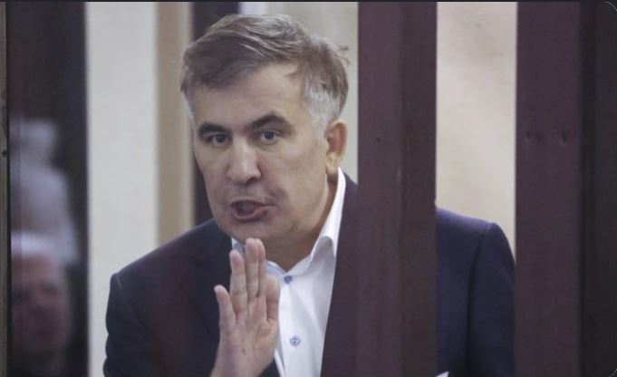 მიხეილ სააკაშვილი -„სვეცკი“ ბაბლი ხაბეიშვილს უწუნებდა ინგლისურის არცოდნას, ჩვენც მოვიყვანეთ თინა და „სვეცკებმა“ ხმა მაინც არ მოგვცეს, ჩვენ ვართ რევოლუციური პარტია, ვერ ვიქნებით პარკეტის ოპოზიცია