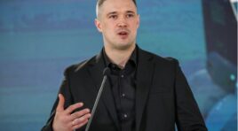 „რატომ გაათავისუფლა ვოლოდიმირ ზელენსკიმ მინისტრის თანამდებობიდან კაცი, რომელიც რუსეთზე იმარჯვებს?“ – The Daily Telegraph