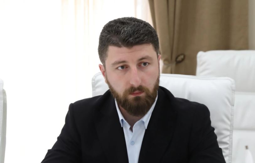 გვჯერა, რომ საკონსტიტუციო სასამართლო მიიღებს სამართლიან გადაწყვეტილებას, რომელიც აკრძალავს კოლექტიურ „ნაცმოძრაობას“ და მათთან მჭიდროდ დაკავშირებულ პარტიებს – არჩილ გორდულაძე