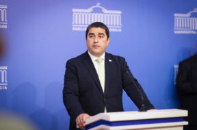 papuashvili-foto